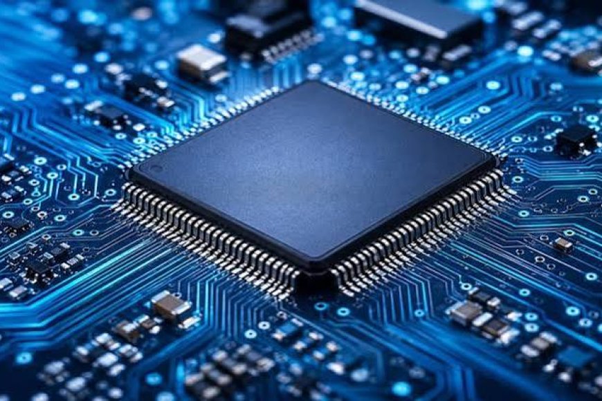 Govt Unveils Rs 1.9 Lakh Cr Push for Semiconductor, Mobile Manufacturing