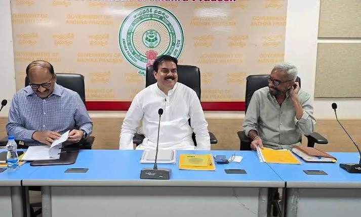 24×7 control room for clean procurement: Manohar