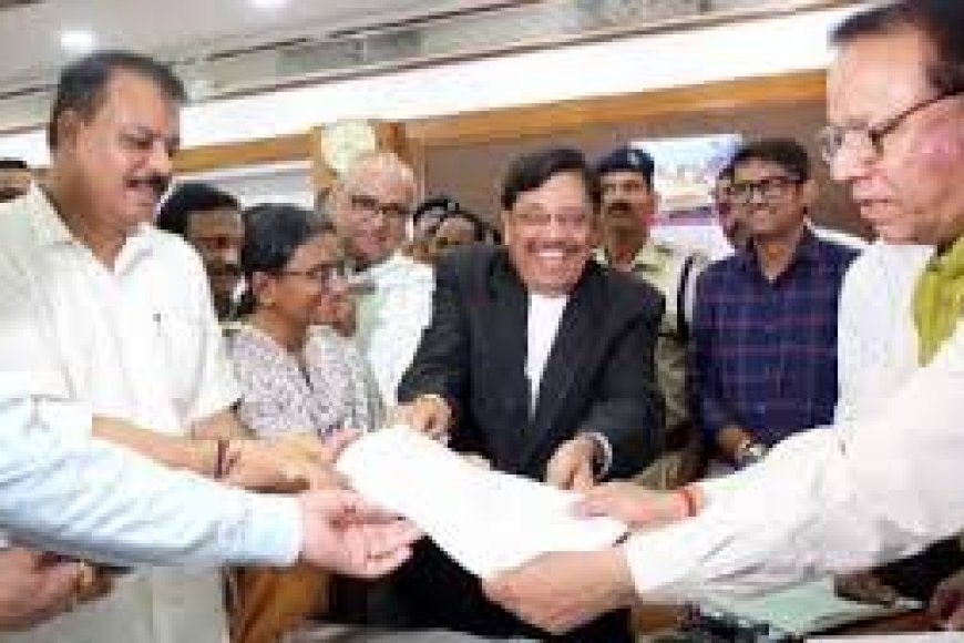 EC officials 'refused to meet us': Cong leaders