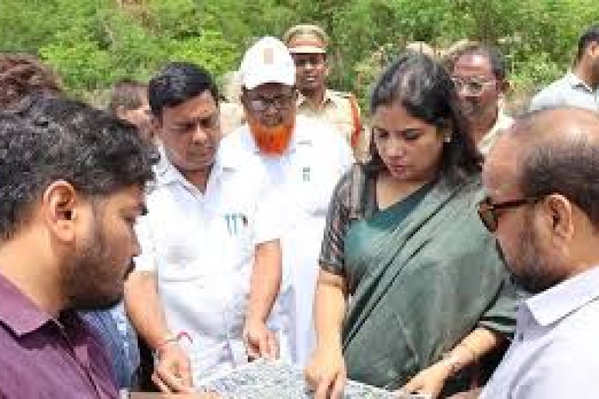 Hyderabad District Urges Timely Completion of Indiramma Houses 