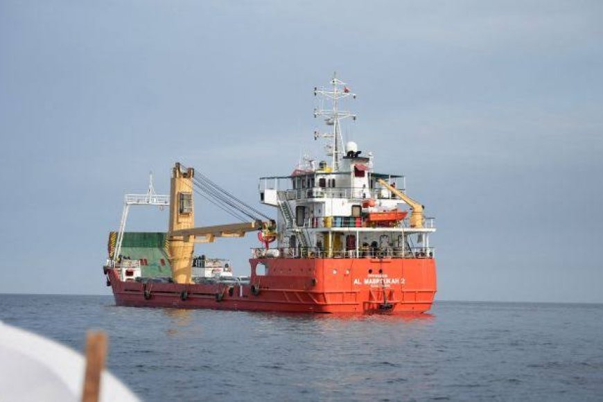 Trump Claims Hormuz Open To Commercial Ships After Iran Says It Was Closed