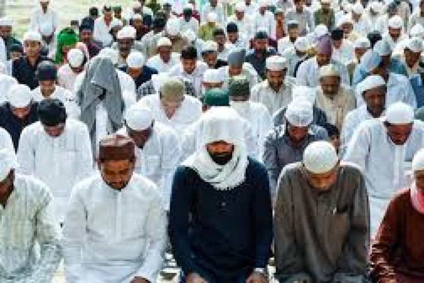 BJP leader seeks ban on Namaz on Mumbai roads, cites traffic disruption