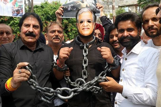 'Gyanesh Chor': Congress steps up protests across country, demands CEC's removal