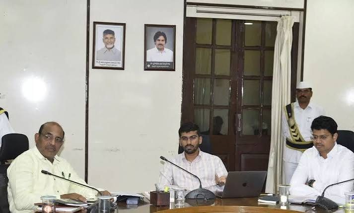 Chief Secy reviews revenue and land administration
