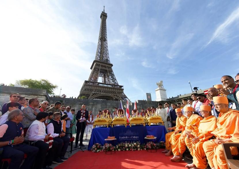 Hindu Outfit's Visit Provokes Eiffel Staff Strike