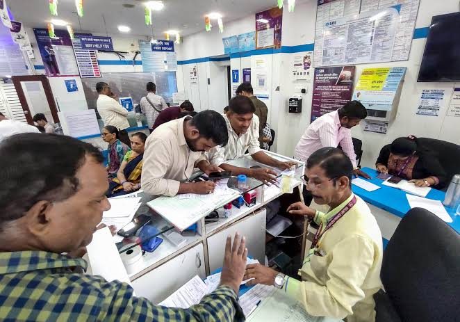 Bank unions defer three-day national strike after IBA assurance on five-day work week