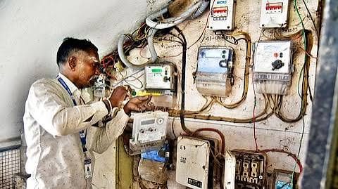 Mulugu woman's Rs 1.43 lakh electricity bill due to defective meter, clarifies Divisional Engineer