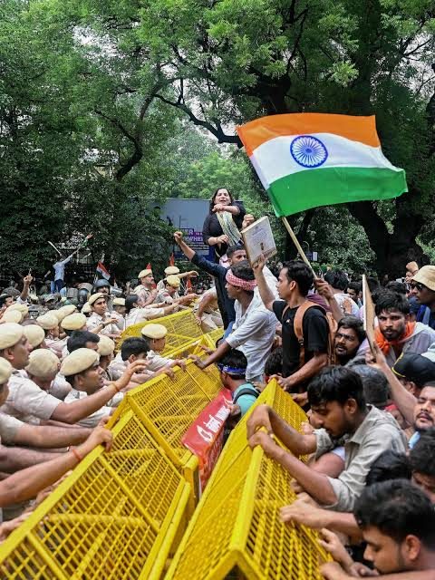Delhi police curb CJP's tricolour march, offers limited flag-waving