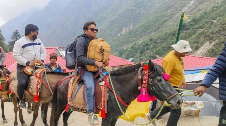 Mumbai pilgrims allegedly beaten by three mule handlers on Kedarnath route