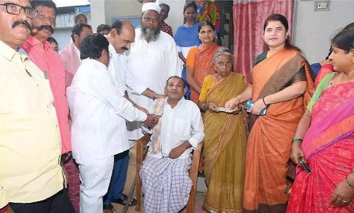Minister  Farooq launches pension distribution at Polur village