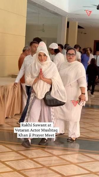 Rakhi Sawant At Mushtaq Khan's Prayer Meet.jpg