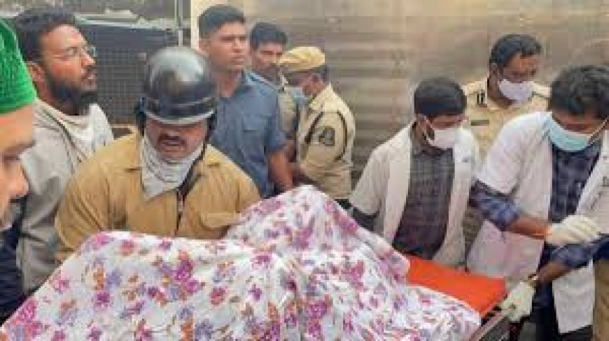 Five killed in fire at furniture shop building in Hyderabad