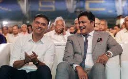 My father would be so proud that his son has an end named after him, Rahul Dravid.jpg