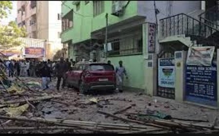 Building Collapse in Toli Chowki Kills Two Workers