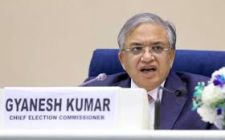 EC chief ducks questions on Oppn move to remove him