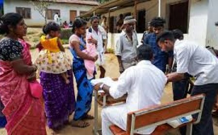 Why is EC delaying final Kerala election data, ask Cong, CPI-M