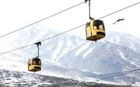 Hundreds of tourists stuck aboard Gulmarg Gondola after technical snag