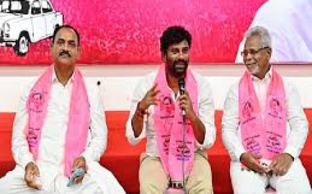 'Burn govt offices, cut rail tracks': Police register case over BRS leader Balka Suman's controversial remarks
