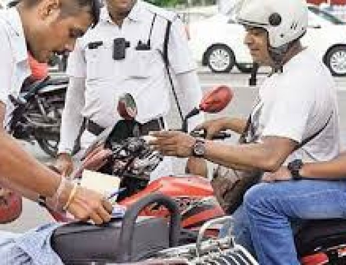Kolkata Diary, 45K car and two-wheeler owners fined in 10 days
