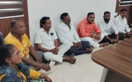 Former corporator stages sit-in at Prajavani