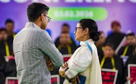 Now civic jolt to TMC as chairman, 5 councillors join Cong