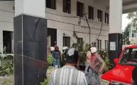 Eggs hurled at two arrested TMC councillors in Kolkata