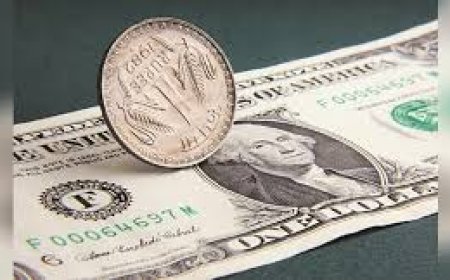 Rupee slips 17 paise to 95.35 against US dollar in early trade,