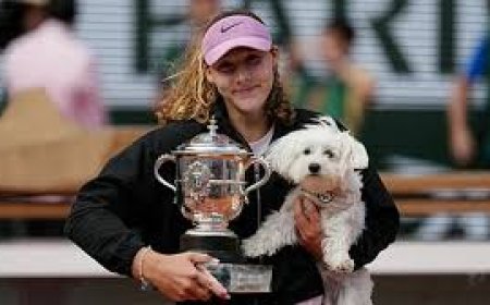 Mirra Andreeva wins first Grand Slam title at French Open