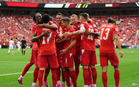 Vargas, Manzambi strike as Switzerland beat Canada to top Group B