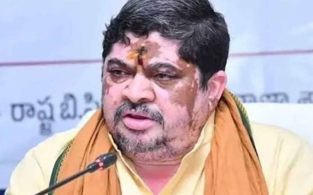 Ponnam tears into Harish over ‘false’ charges 