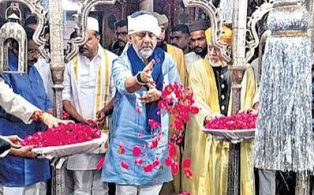 Minister Gadkari lauds free services for Urs pilgrims from Andhra Pradesh