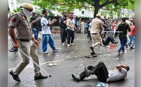 118 Cops Injured, 70 Detained After CJP Protest Turns Violent In Delhi