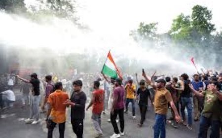 Cong, BJP battle on streets across country as student agitation spirals