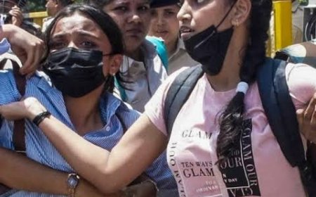 Bihar To Release Detainees, Drop Cases Against NEET Protesters