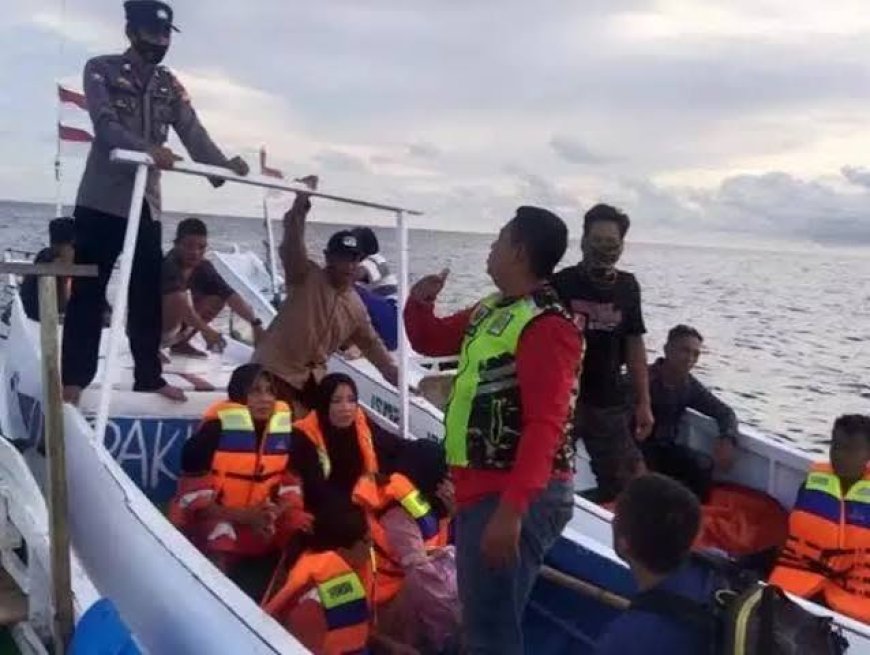 Rescuers find five survivors and are still looking for 20 others after boat sinks in Indonesia