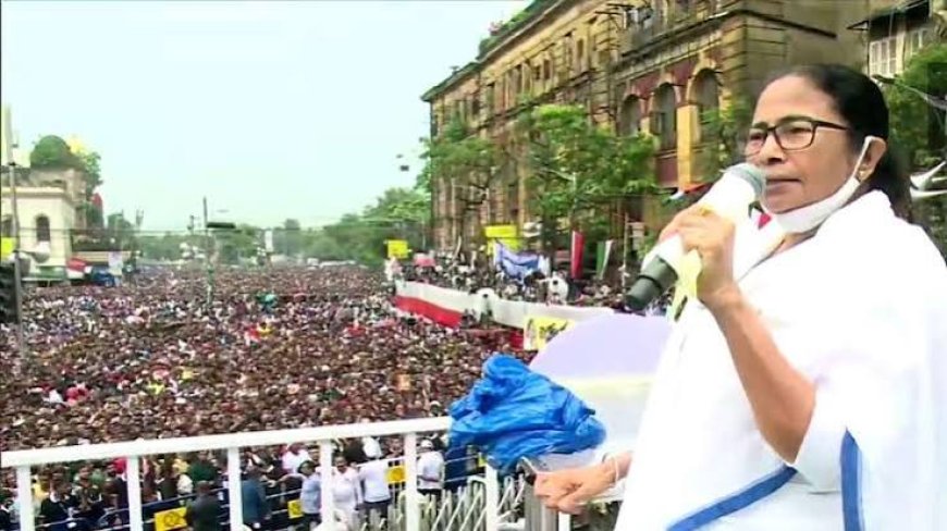 Mamata spends all night at Martyrs Day rally venue to prevent 'BJP-backed miscreants'