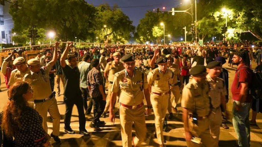 Murder, robbery, rape accused among hundreds at CJP protest: Police