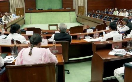 JPC examining bill to remove PM, CMs gets extension.jpg