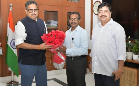 Director, Sainik Welfare calls on the Chief Secretary, appraise  with TExSMC , other welfare issues