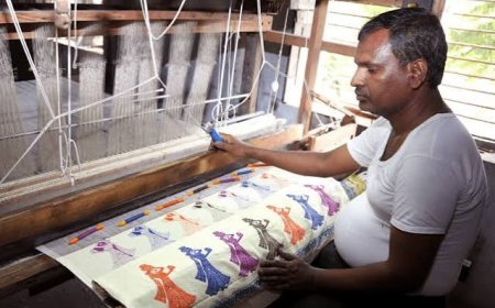 Two weavers from Andhra among 22 National Handloom Awardees