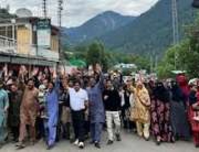 'Kids As Young As 15 On Pakistan's Target',  Inside The Deadly PoK Protests.jpg