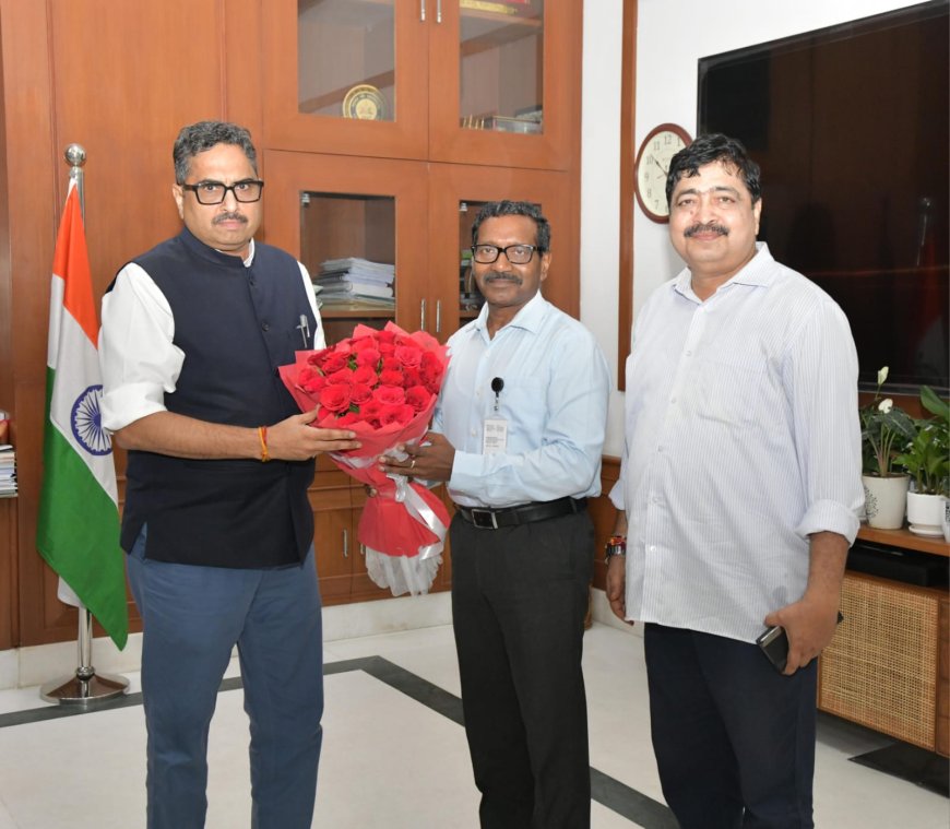 Director, Sainik Welfare calls on the Chief Secretary, appraise  with TExSMC , other welfare issues